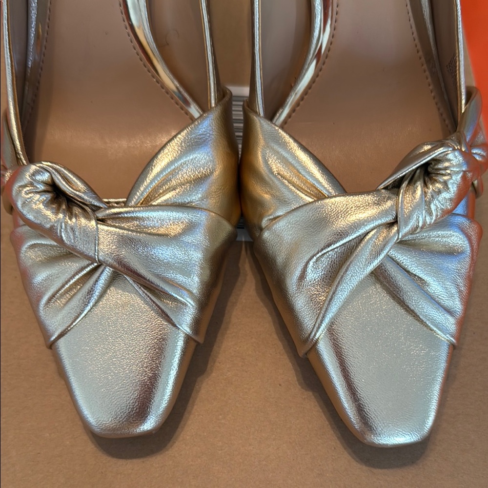 Vince Camuto Gold Heels with Bow Detail - Picture 3 of 16